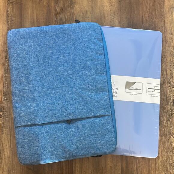 MacBook Pro 13” 2016-2020 blue soft case with hardshell - Picture 1 of 5